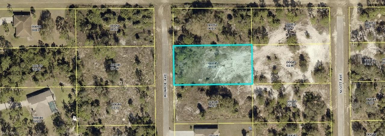 322 Monroe Ave., Lehigh Acres, FL 33936