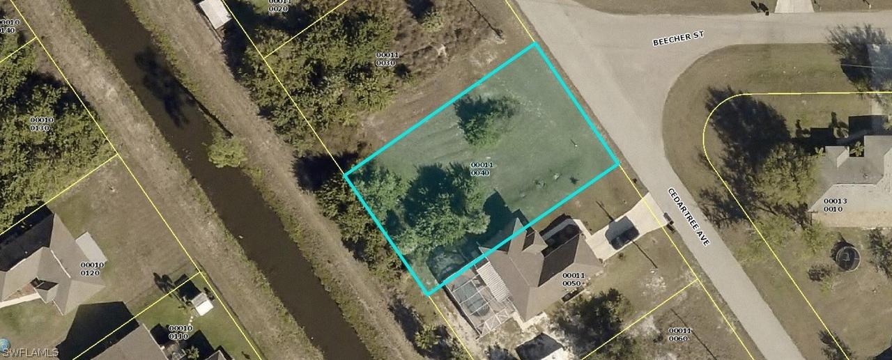 1019 Cedartree Ave., Lehigh Acres, FL 33971