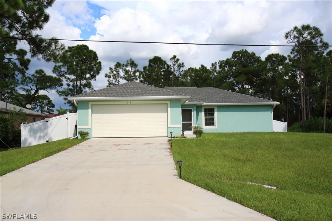 1014 Acroft Ave., Lehigh Acres, FL 33971