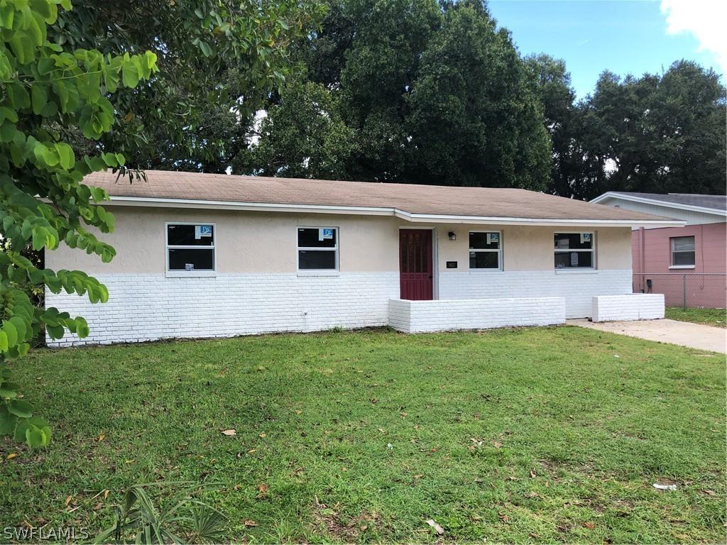 2613 Saint Charles St., Fort Myers, FL 33916
