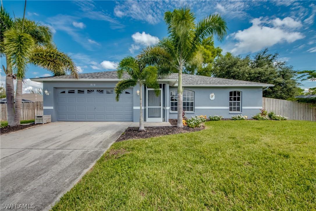 919 SW 25th Ter., Cape Coral, FL 33914