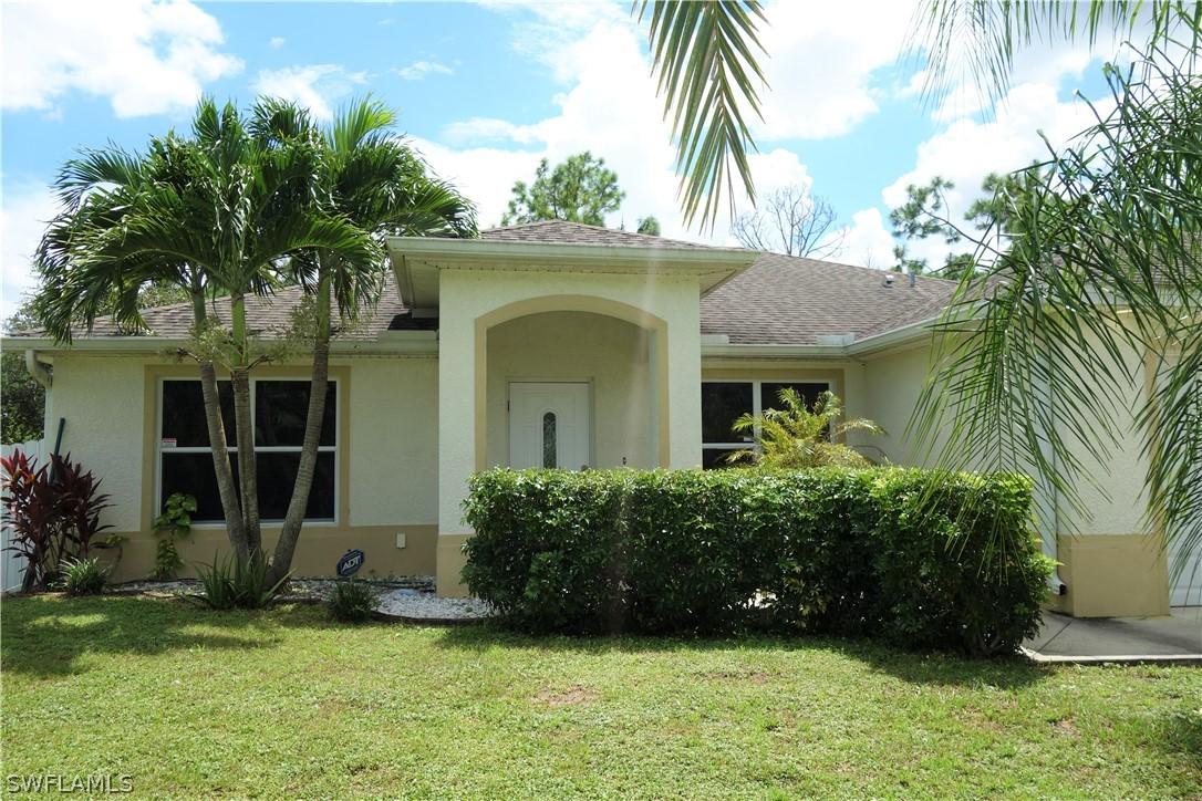 756 Cardinal St., Lehigh Acres, FL 33974