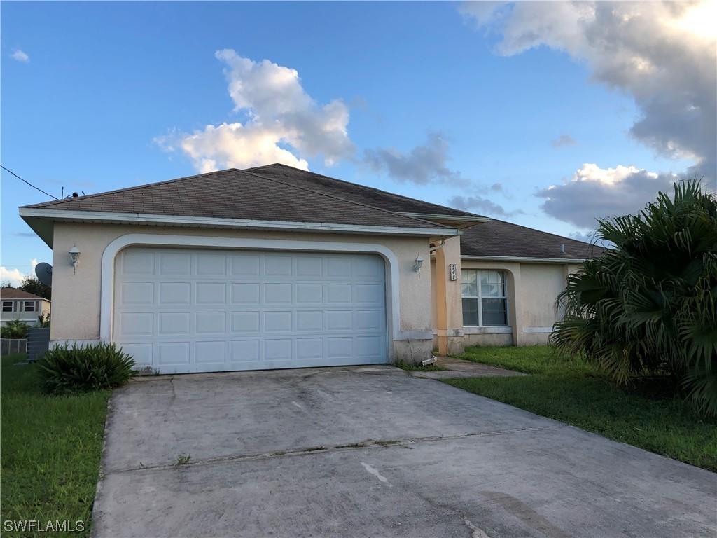742 Cane St., Lehigh Acres, FL 33974