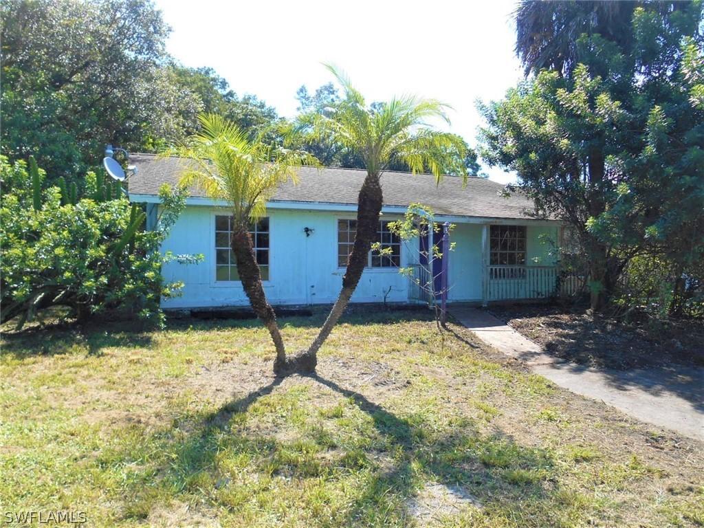 2617 Nightshade Ln., Fort Myers, FL 33905