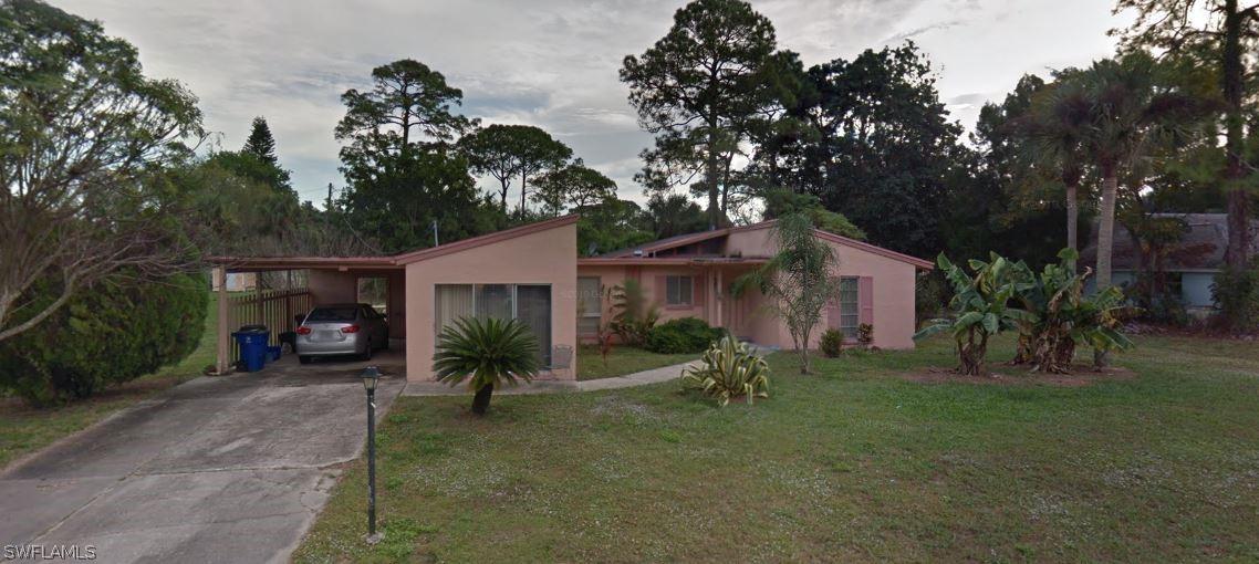 306 Lake Ave., Lehigh Acres, FL 33936