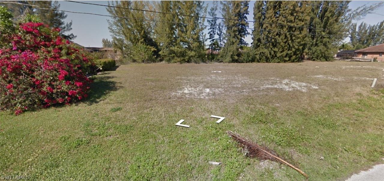 209 SE 21st Ln., Cape Coral, FL 33990