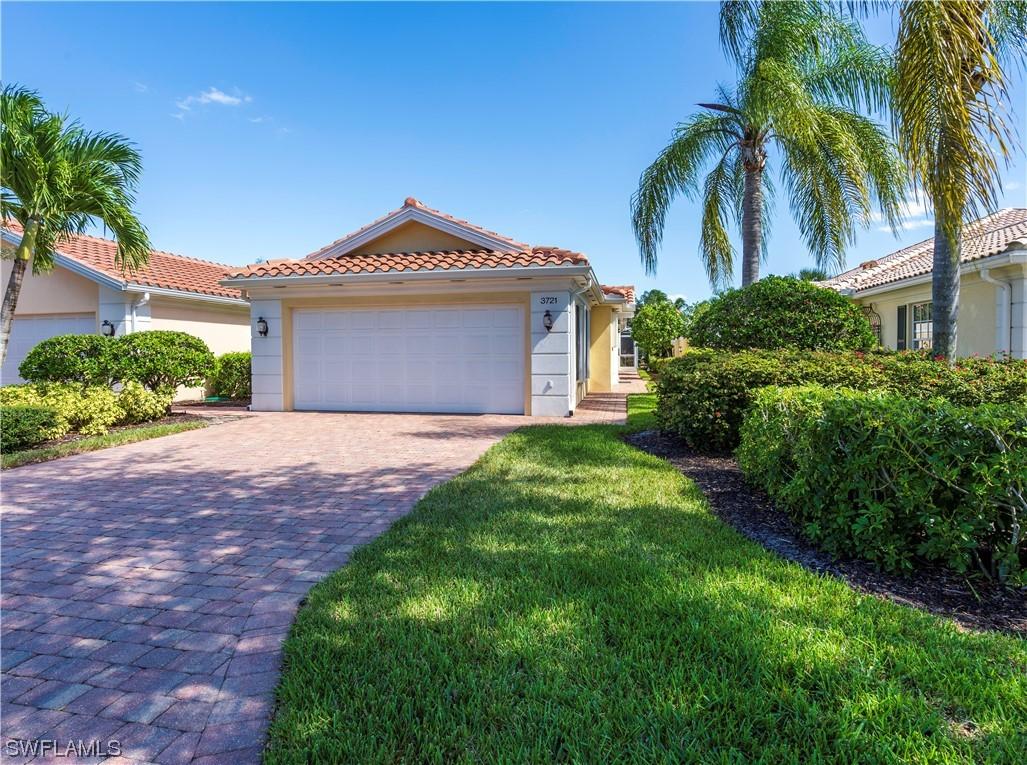 3721 Yakobi Ln., Naples, FL 34119