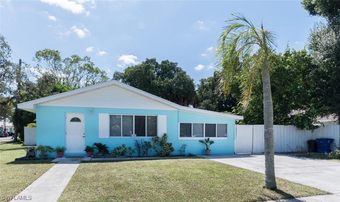 10690 Crockett St., Bonita Springs, FL 34135