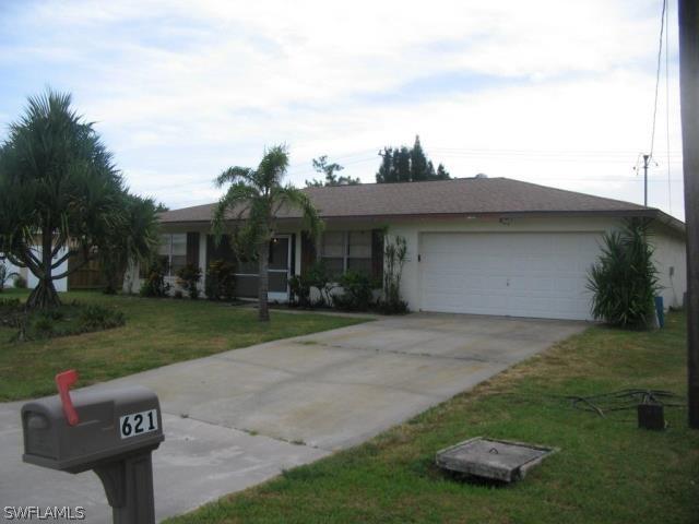 621 NE 15th Ct., Cape Coral, FL 33909