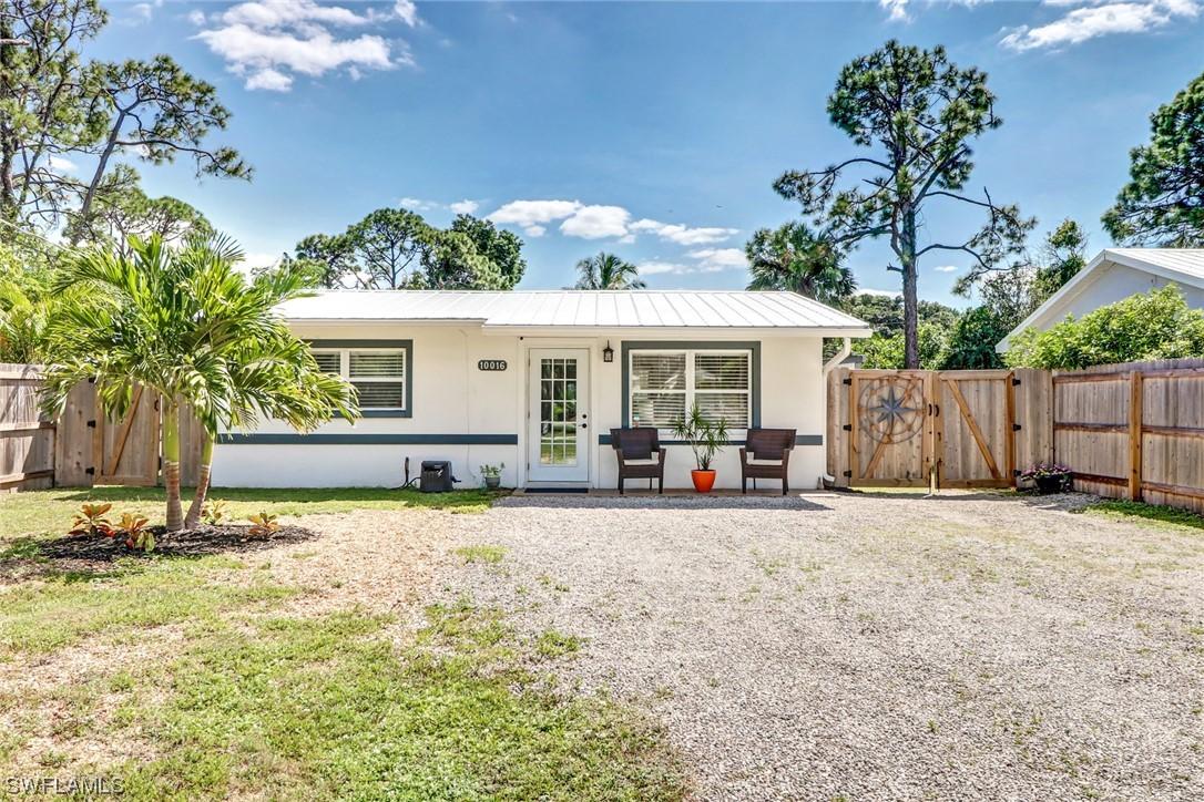 10016 Delaware St., Bonita Springs, FL 34135