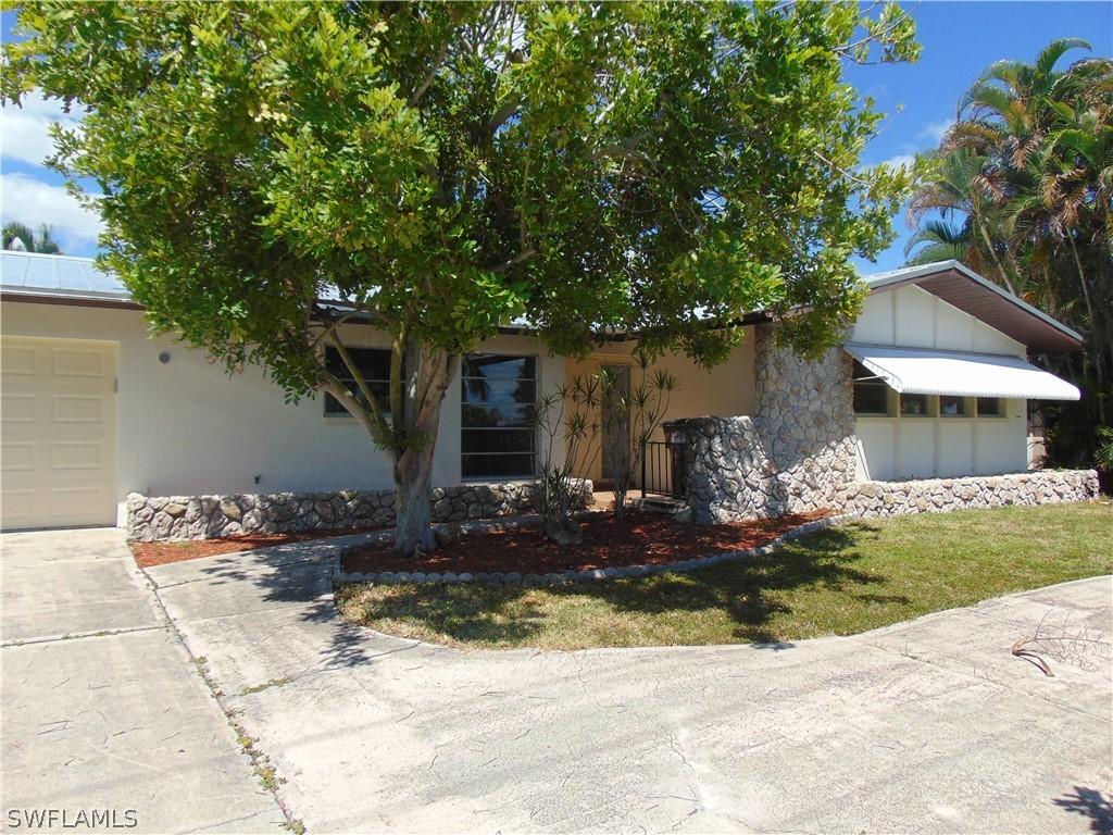 4044 Country Club Blvd., Cape Coral, FL 33904