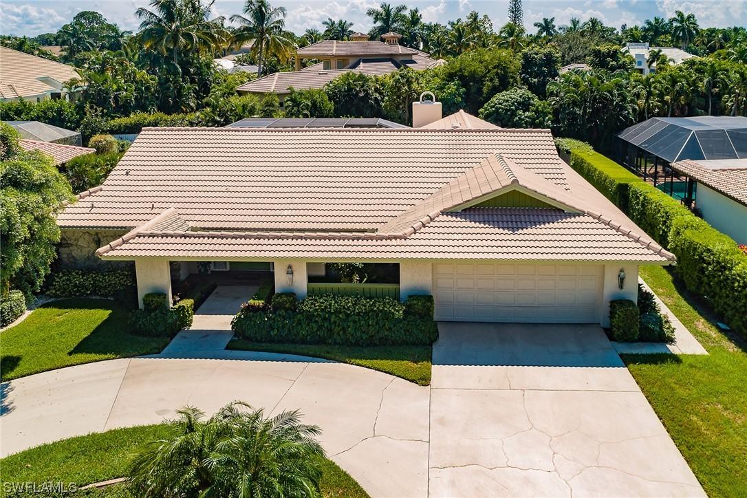 582 Pine Grove Ln., Naples, FL 34103