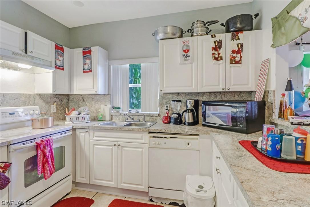 2201 Hunter Blvd., Naples, FL 34116