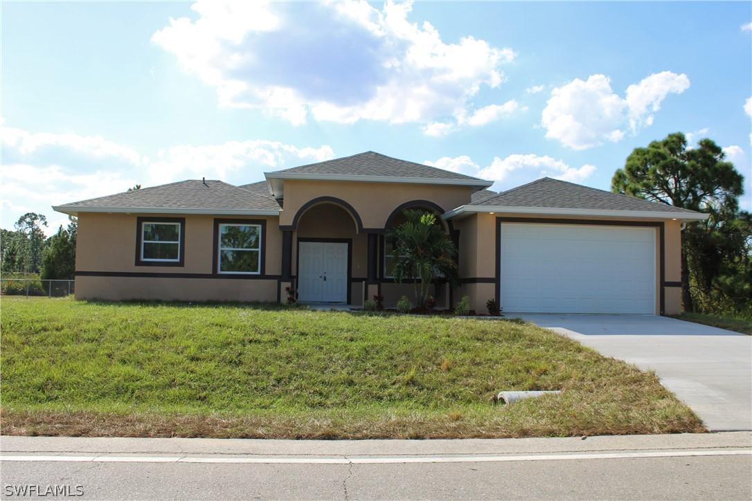 915 Richmond Ave., Lehigh Acres, FL 33972