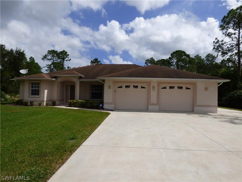 1210 Glenn Ave., Lehigh Acres, FL 33972