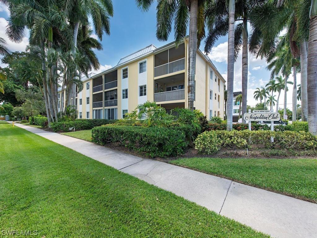 900 8th Ave. #202, Naples, FL 34102