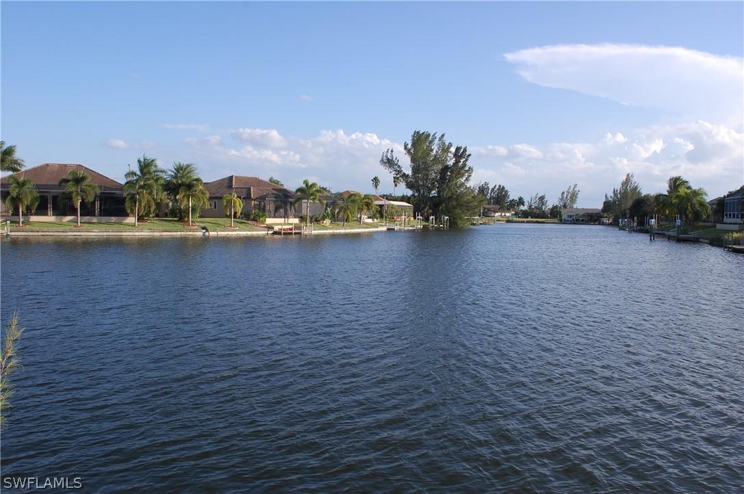 2406 SW 40th Ter., Cape Coral, FL 33914