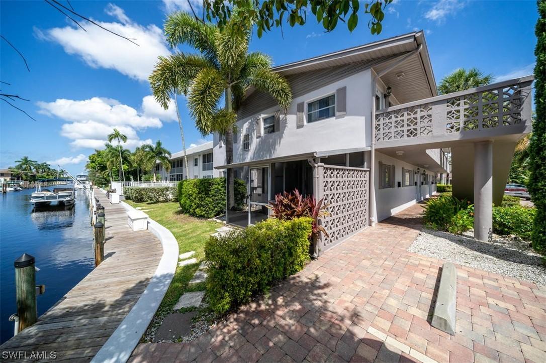 1686 Blue Point Ave. #A4, Naples, FL 34102
