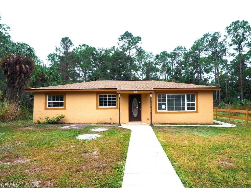 4296 Pine Ridge Rd., Naples, FL 34119