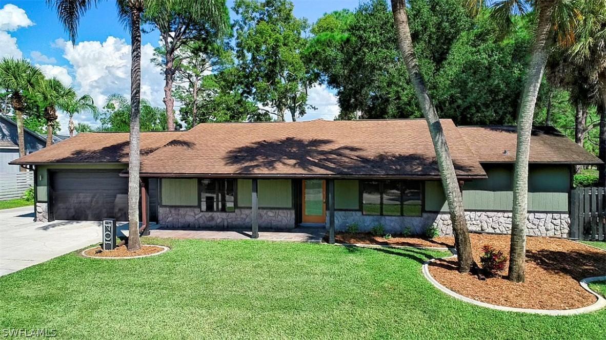 104 Roosevelt Ave., Lehigh Acres, FL 33936