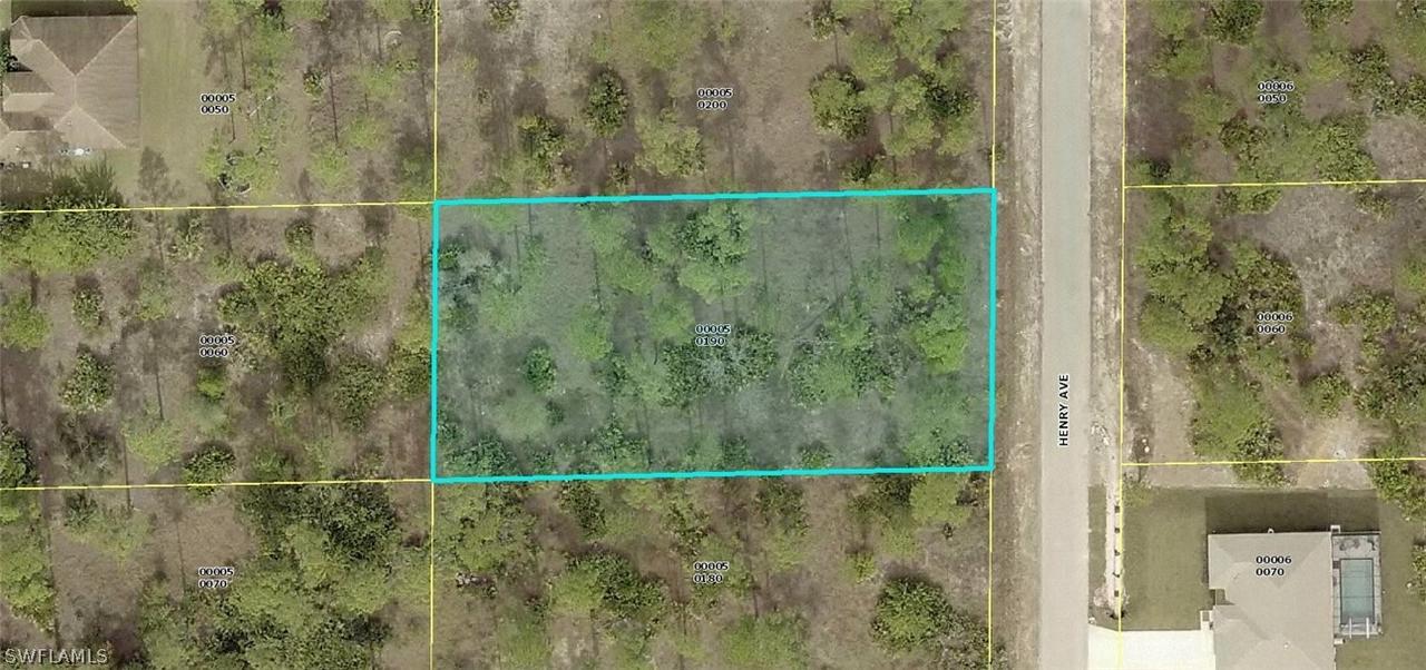 1213 Henry Ave., Lehigh Acres, FL 33972