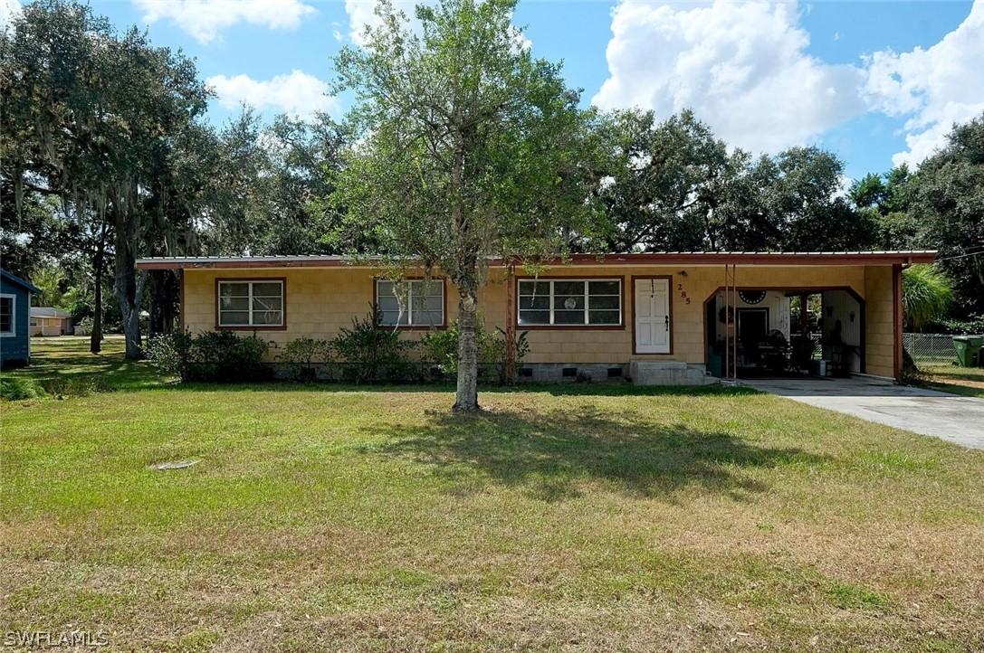 285 2nd Ave., Labelle, FL 33935