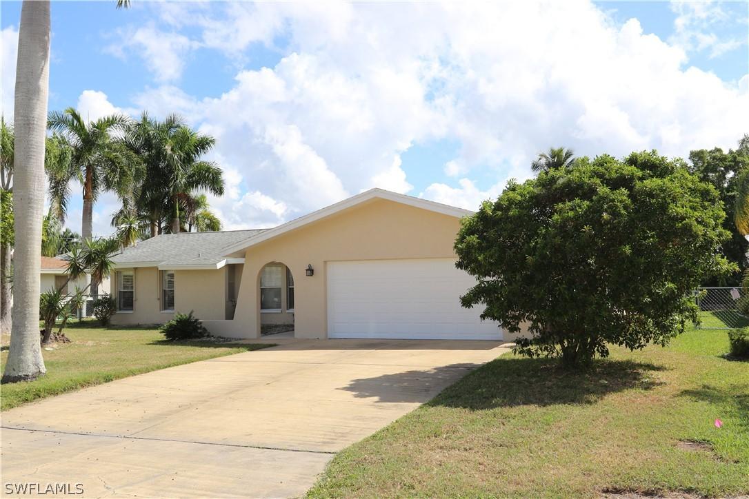 4927 SW 2nd Pl., Cape Coral, FL 33914