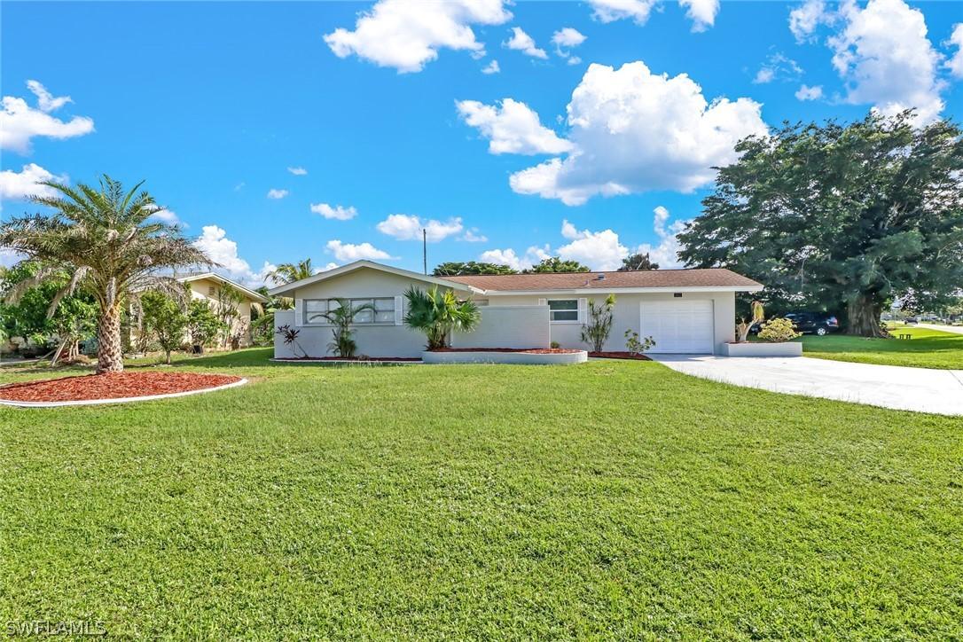 202 SE 46th Ln., Cape Coral, FL 33904