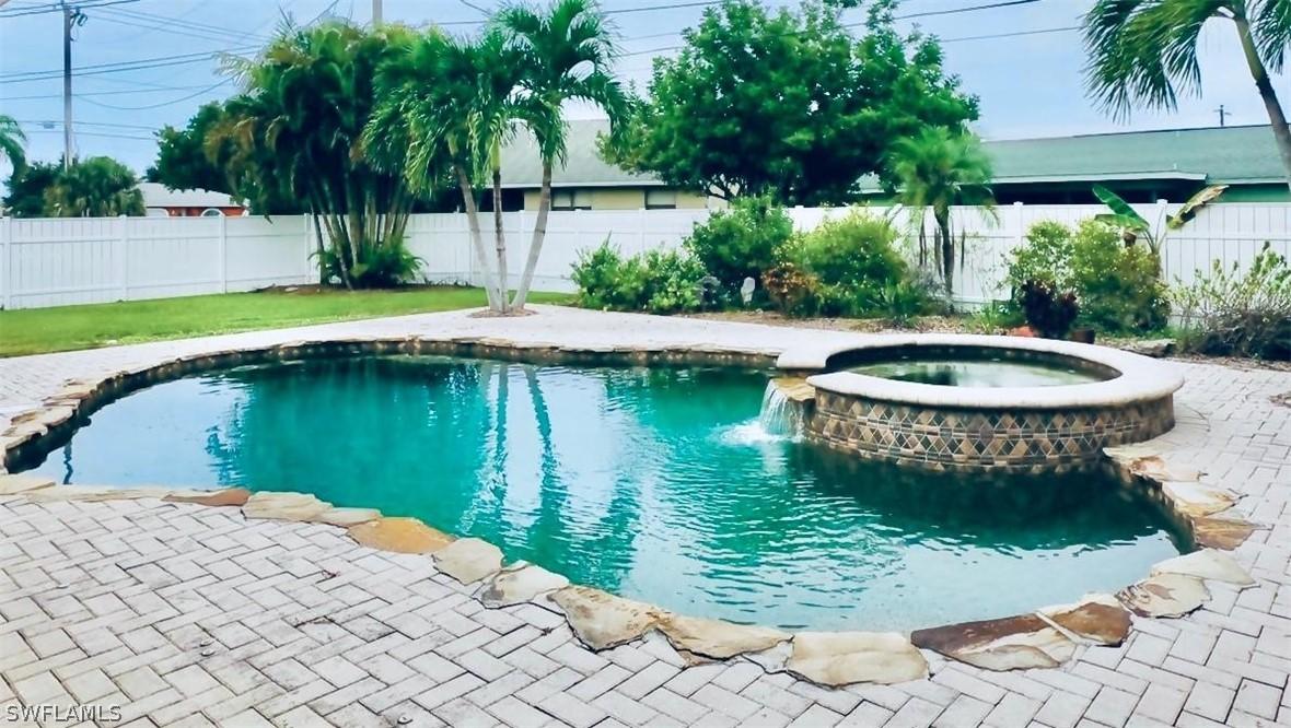 905 SE 29th St., Cape Coral, FL 33904