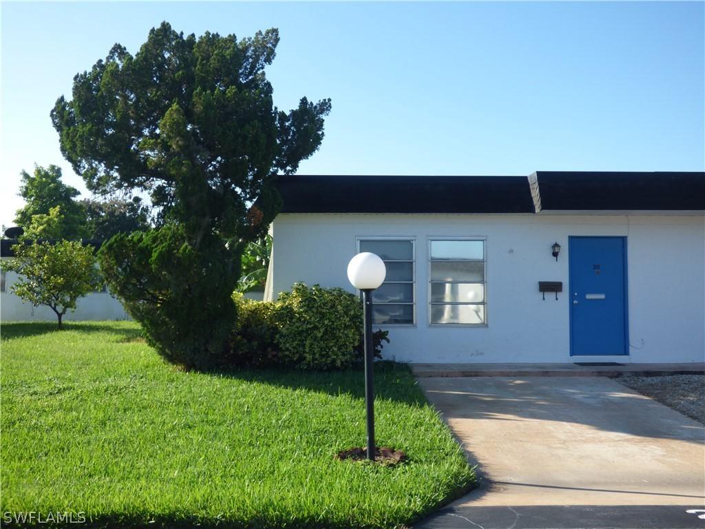 20 Temple Ct., Lehigh Acres, FL 33936
