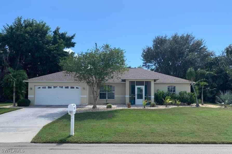 2206 SE 10th Ln., Cape Coral, FL 33990