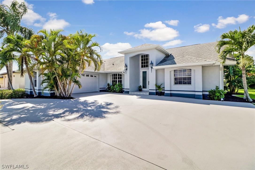 4332 Country Club Blvd., Cape Coral, FL 33904