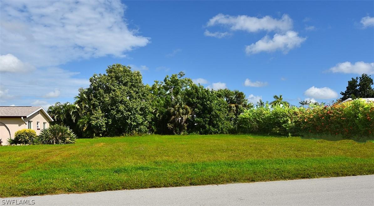 1319 SE 27th Ter., Cape Coral, FL 33904