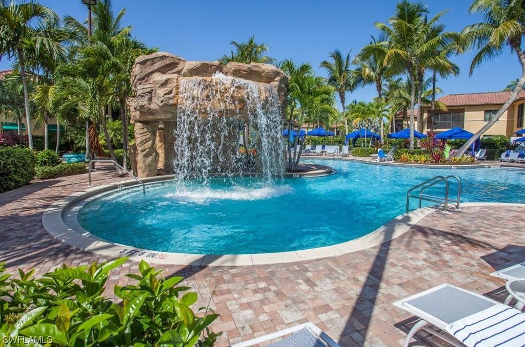 985 Sandpiper St. #I-202, Naples, FL 34102