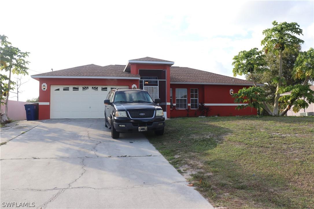 1025 Alvin Ave., Lehigh Acres, FL 33971