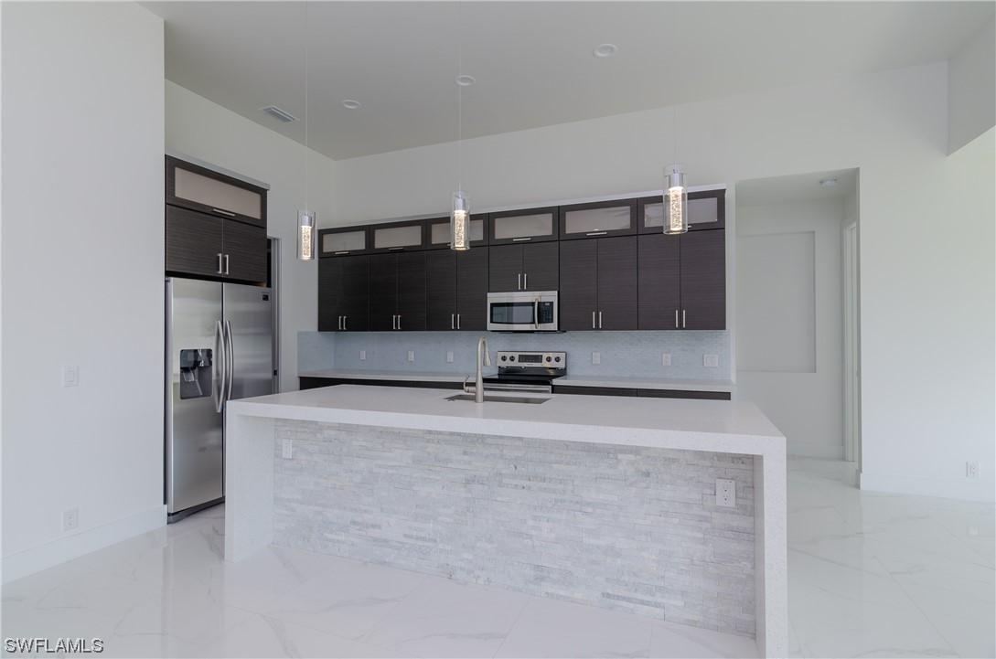 1210 SW 10th St., Cape Coral, FL 33991