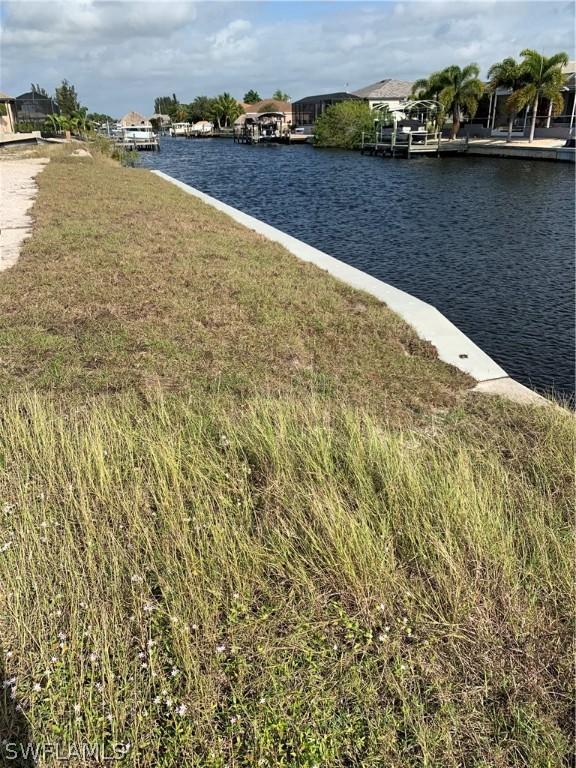 811 NW 39th Ave., Cape Coral, FL 33993