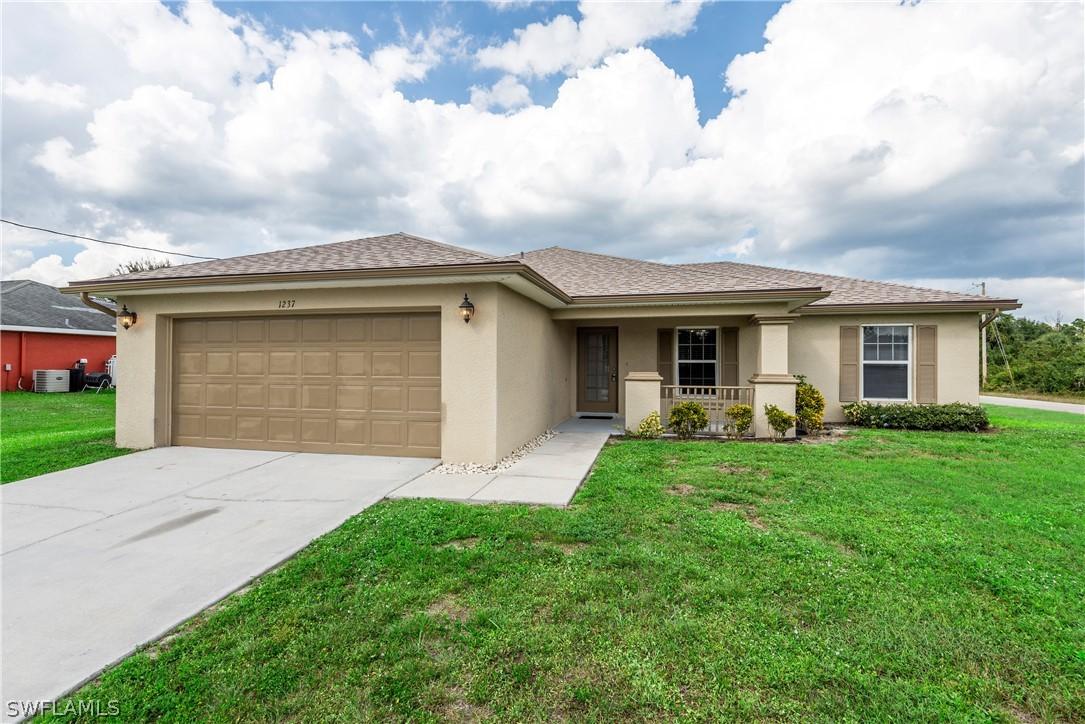 1237 Belair St., Lehigh Acres, FL 33974