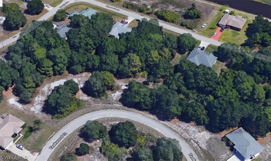 113 Teakwood Ct., Lehigh Acres, FL 33974