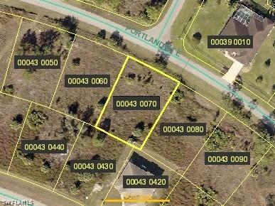 828 Portland St., Lehigh Acres, FL 33974