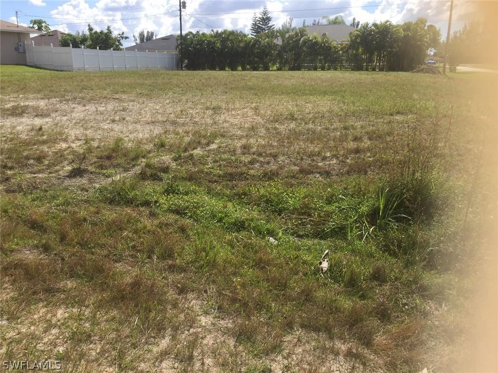 212 SW 19th Ter., Cape Coral, FL 33991
