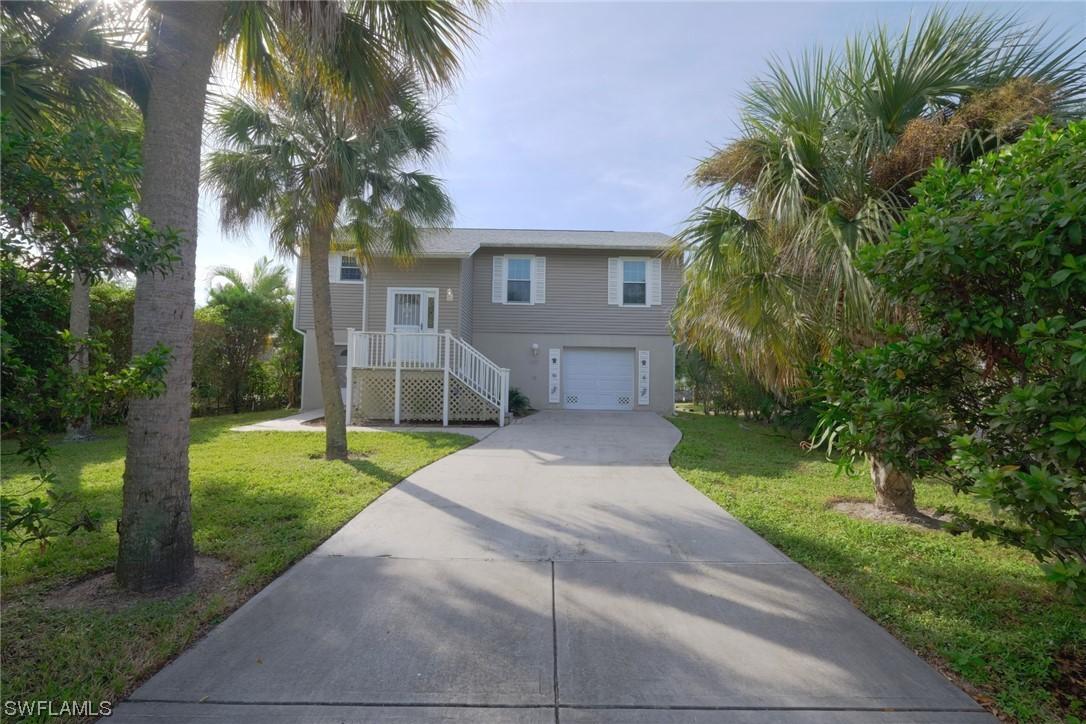 2636 Bayview Dr., Naples, FL 34112