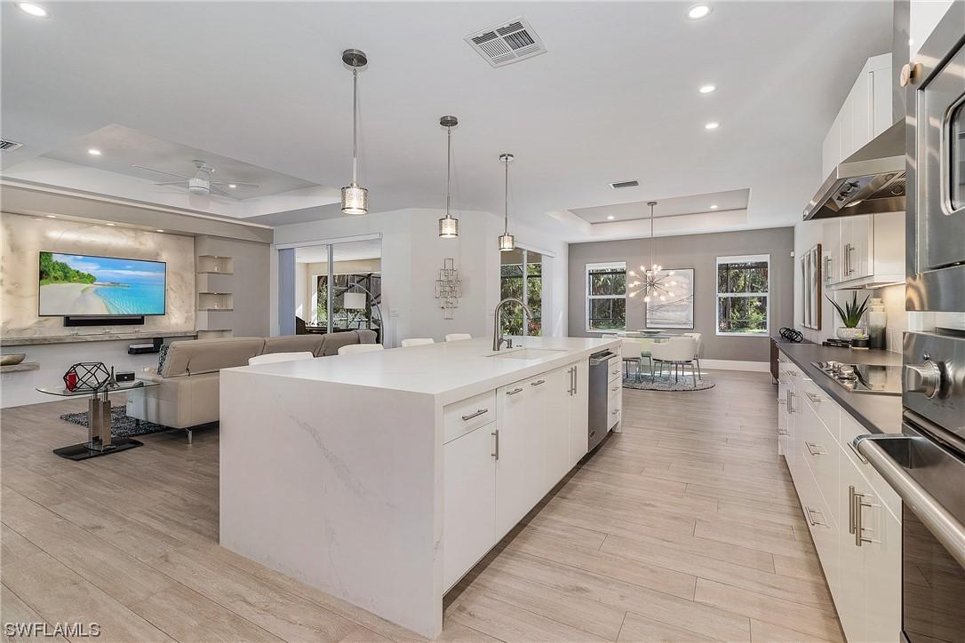 4490 5th Ave., Naples, FL 34119