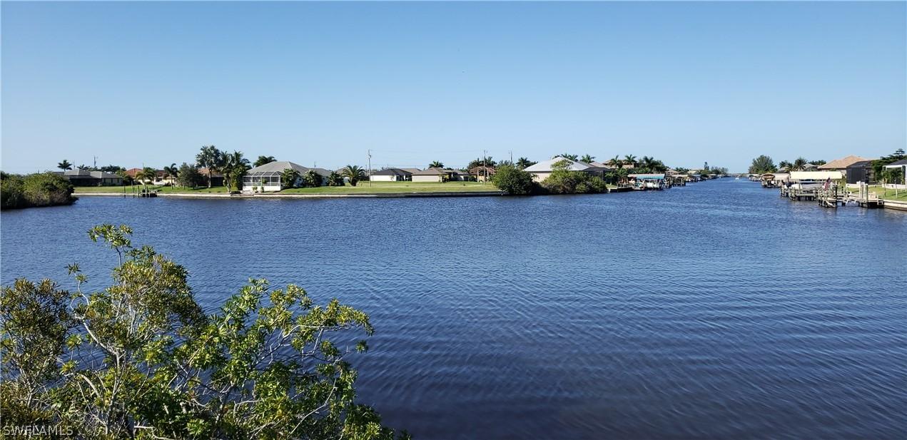 910 NW 32nd Pl., Cape Coral, FL 33993