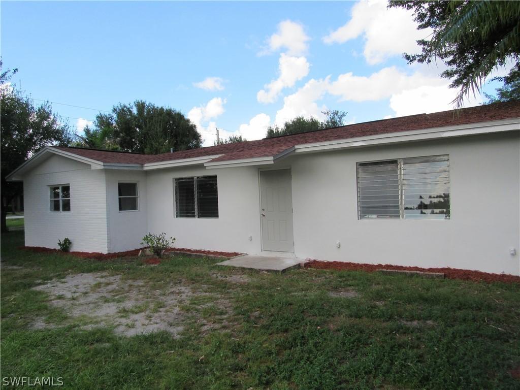 2405 Moreno Ave., Fort Myers, FL 33901