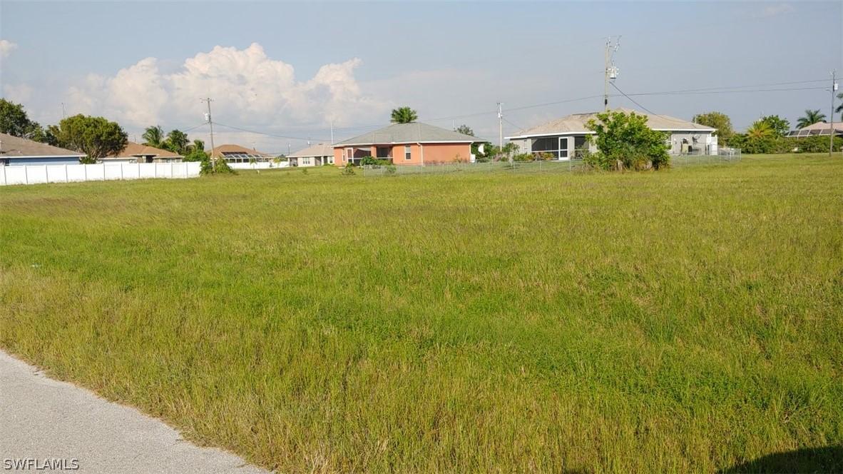 2209 NE 4th Pl., Cape Coral, FL 33909