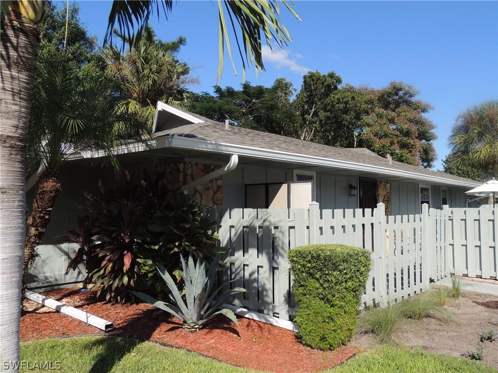 4253 Island Cir. #2, Fort Myers, FL 33919
