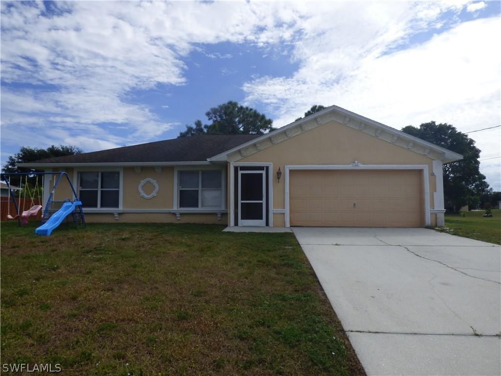 1002 Susan Ave., Lehigh Acres, FL 33971