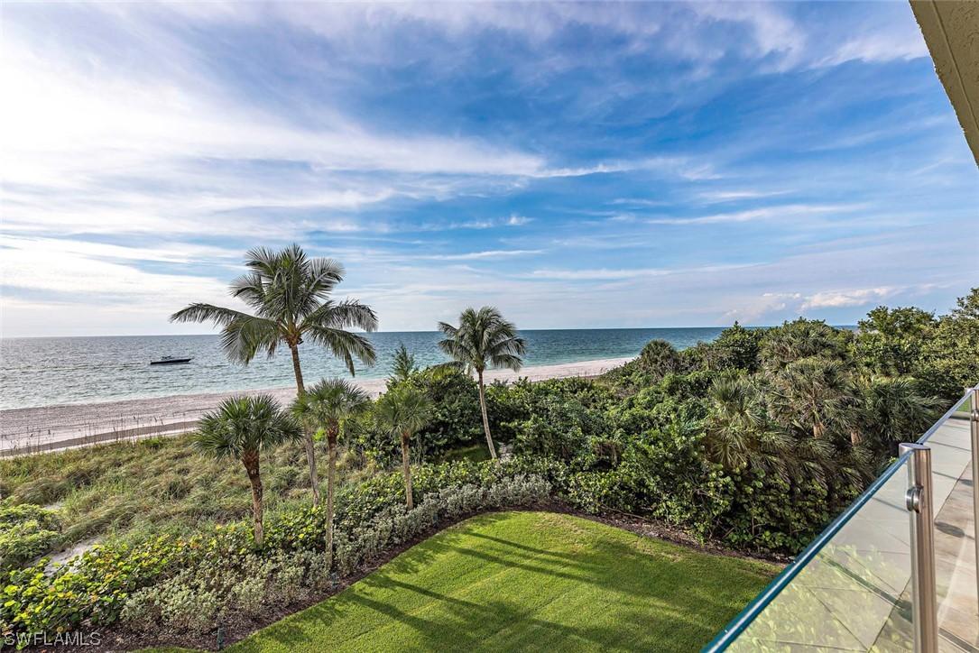 10 Seagate Dr. #1N, Naples, FL 34103