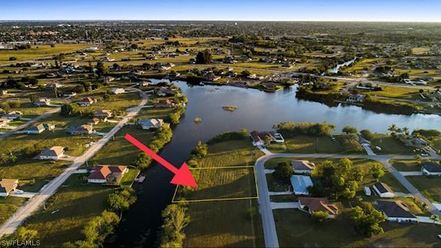 909 NE 5th Pl., Cape Coral, FL 33909